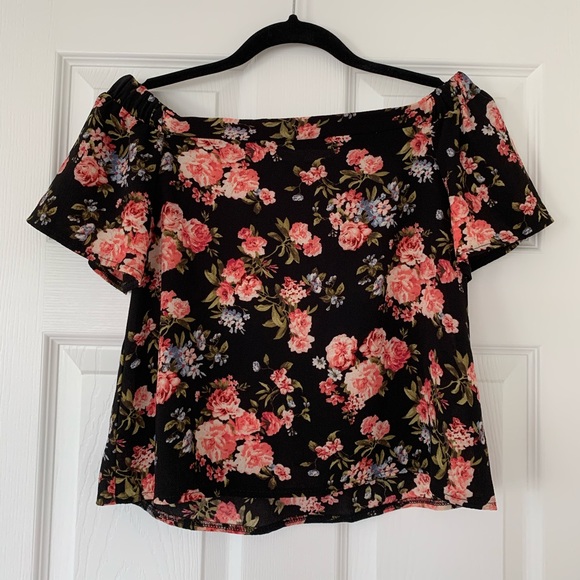 3 for $20 ⭐️ Black Floral off-the-shoulder top - Picture 1 of 6